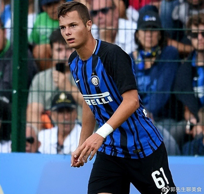 APP下载入口地址-曾被估价4000万欧!蓝黑小将又遭遇重伤,国米追求17岁超新星|国际米兰|卡尔博尼|范赫斯登|巴雷拉|科斯托夫_新浪体育_新浪新闻