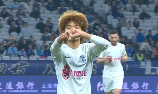 APP下载入口地址-媒体人：申花想买吕焯毅英博不卖，英博想租谢鹏飞申花不租