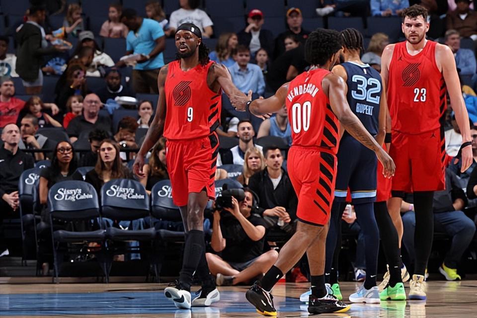 开元棋牌官方网站-一场比一场打得差！开拓者榜眼郎的状态怎么能差到这种程度？